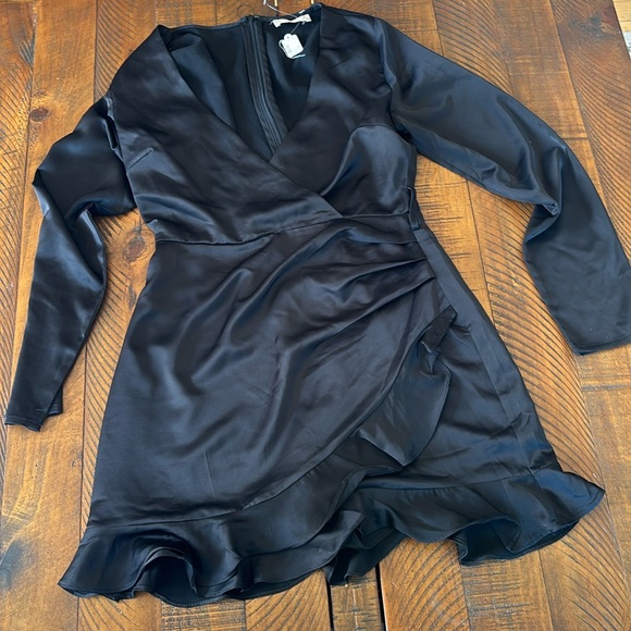 Altar'd State Dresses & Skirts - NWT Altar’d State size small black dress. New condition but missing belt.